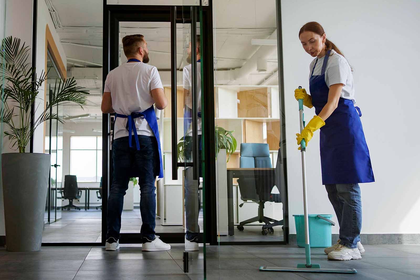 Kantoor laten schoonmaken door Schone Lei schoonmaakbedrijf in Rotterdam